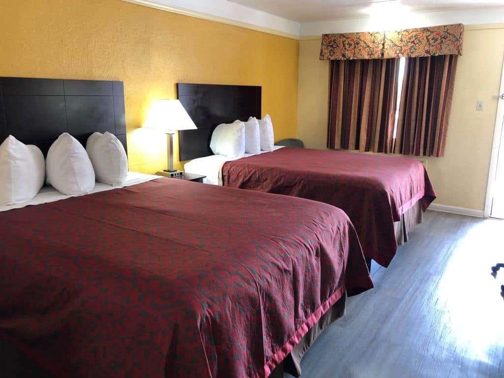 Days Inn By Wyndham Gainesville Εξωτερικό φωτογραφία