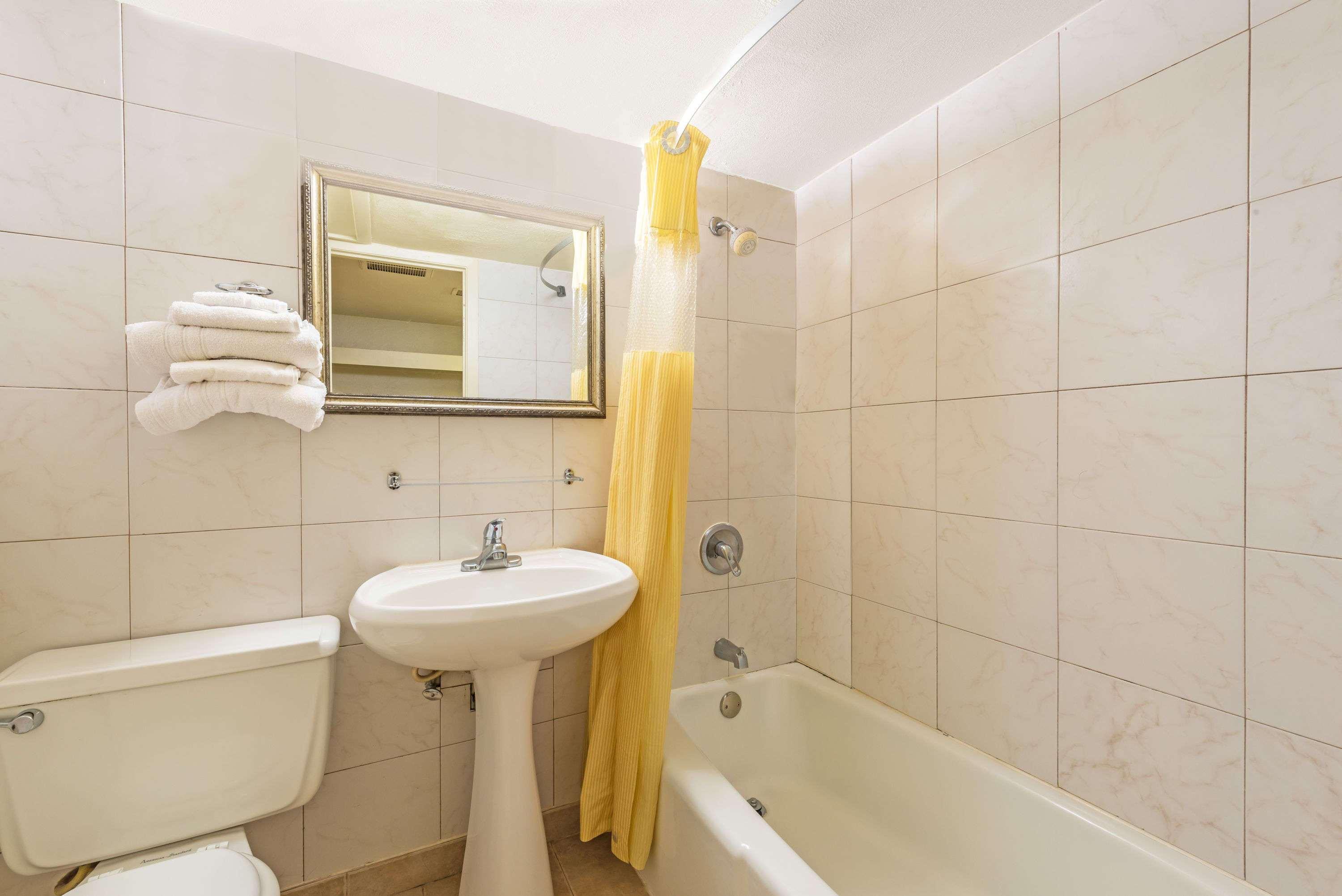 Days Inn By Wyndham Gainesville Εξωτερικό φωτογραφία