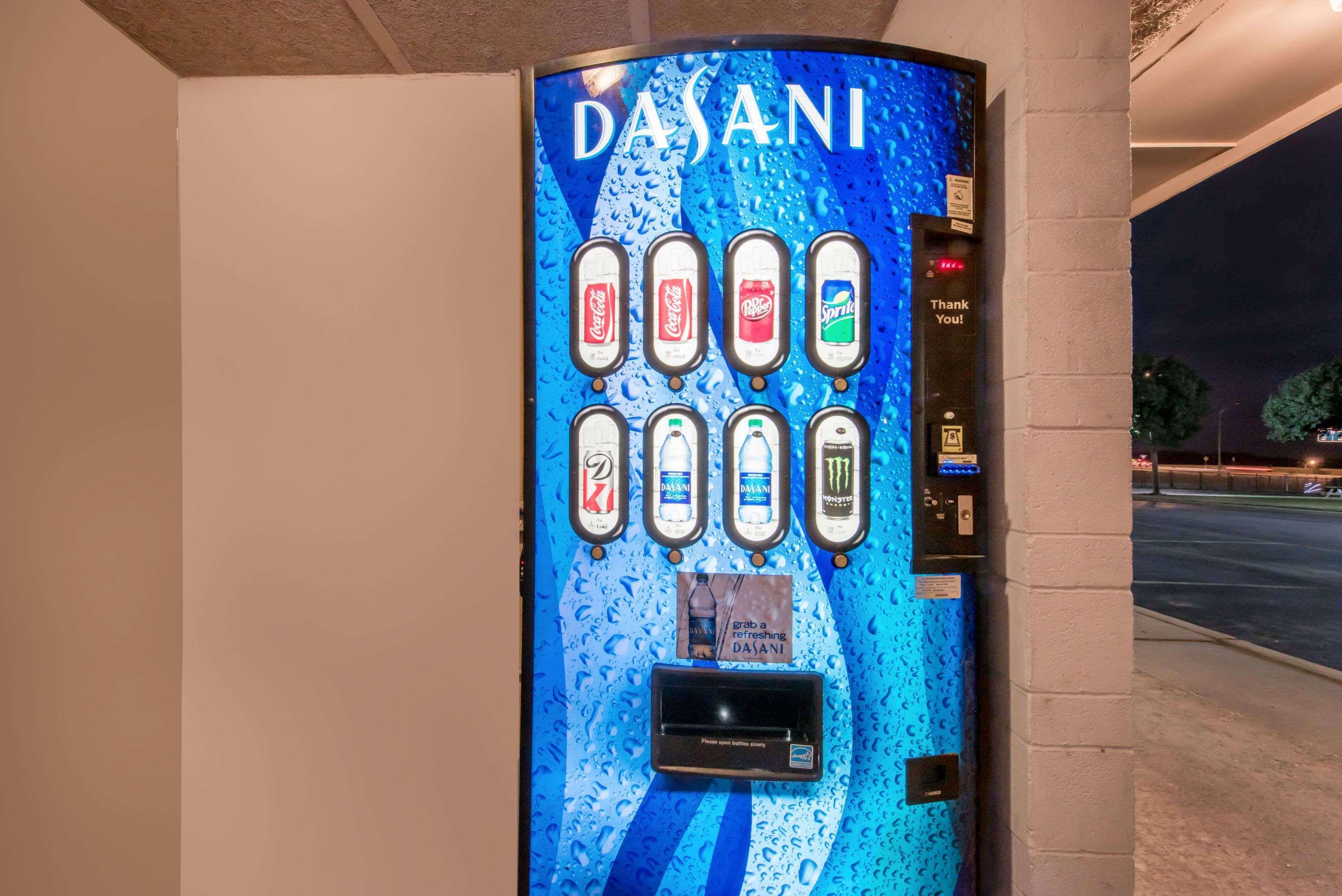 Days Inn By Wyndham Gainesville Εξωτερικό φωτογραφία