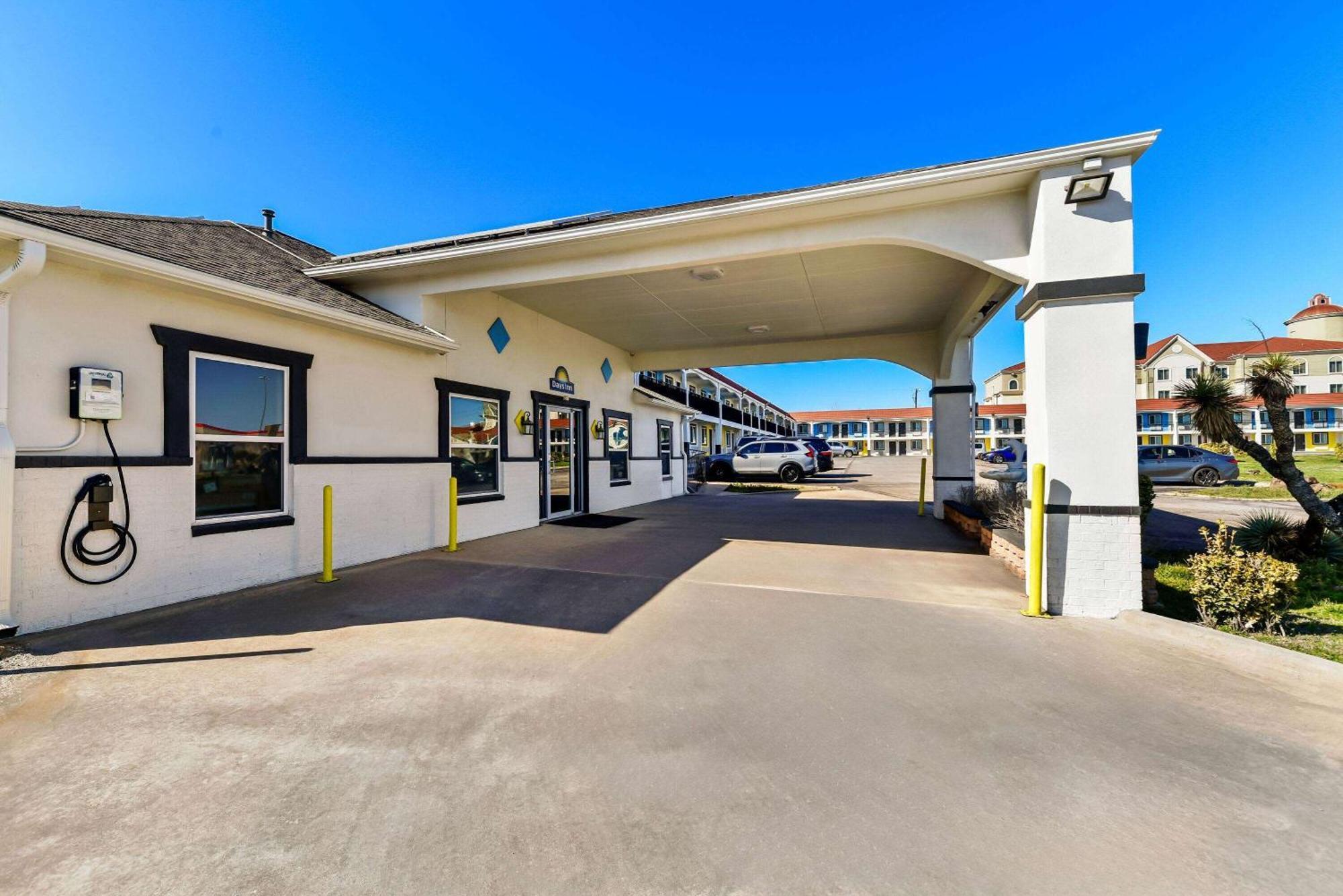 Days Inn By Wyndham Gainesville Εξωτερικό φωτογραφία