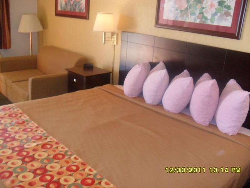 Days Inn By Wyndham Gainesville Εξωτερικό φωτογραφία