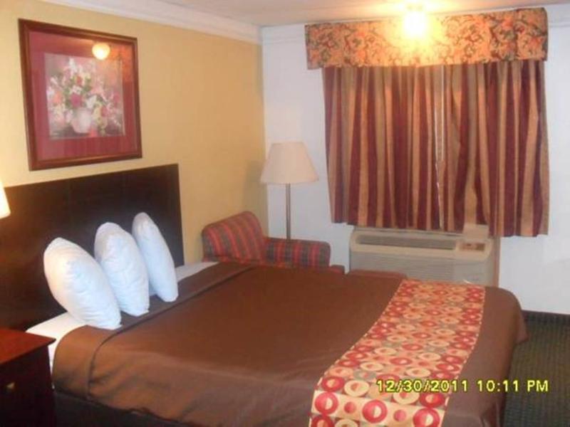 Days Inn By Wyndham Gainesville Εξωτερικό φωτογραφία