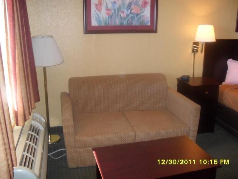 Days Inn By Wyndham Gainesville Εξωτερικό φωτογραφία