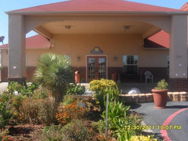 Days Inn By Wyndham Gainesville Εξωτερικό φωτογραφία