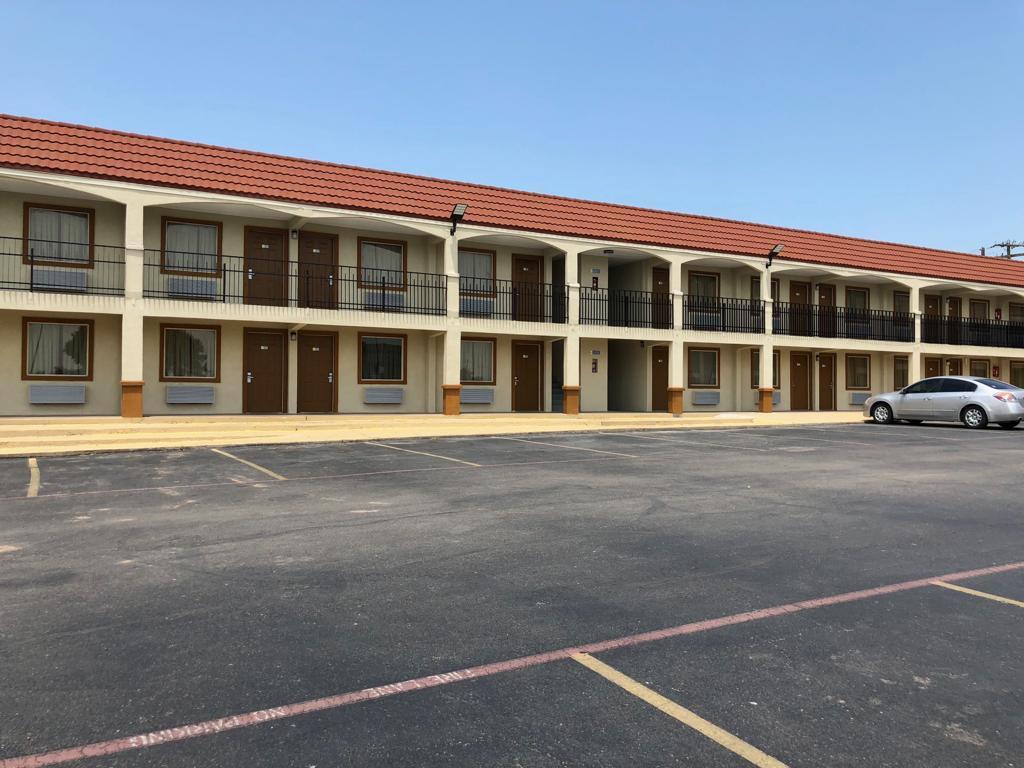Days Inn By Wyndham Gainesville Εξωτερικό φωτογραφία