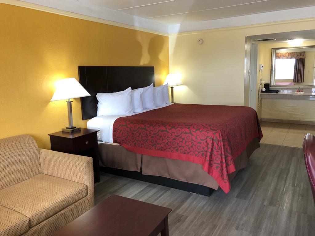 Days Inn By Wyndham Gainesville Εξωτερικό φωτογραφία