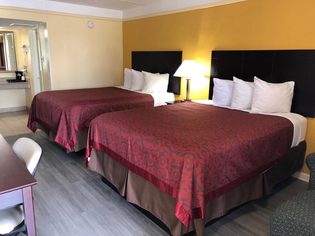 Days Inn By Wyndham Gainesville Εξωτερικό φωτογραφία