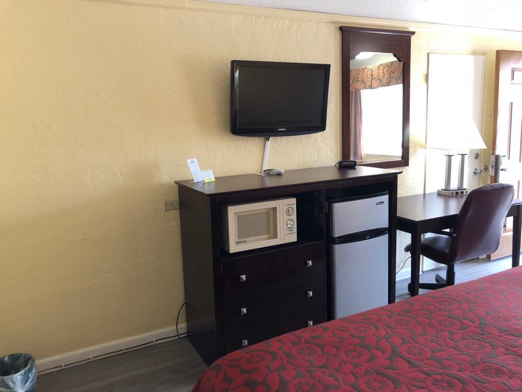 Days Inn By Wyndham Gainesville Εξωτερικό φωτογραφία